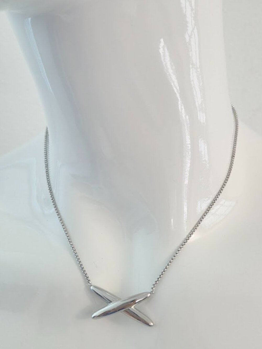 Silver Tone Minimalist Crossed X Pendant Necklace Adjustable - Picture 14 of 16